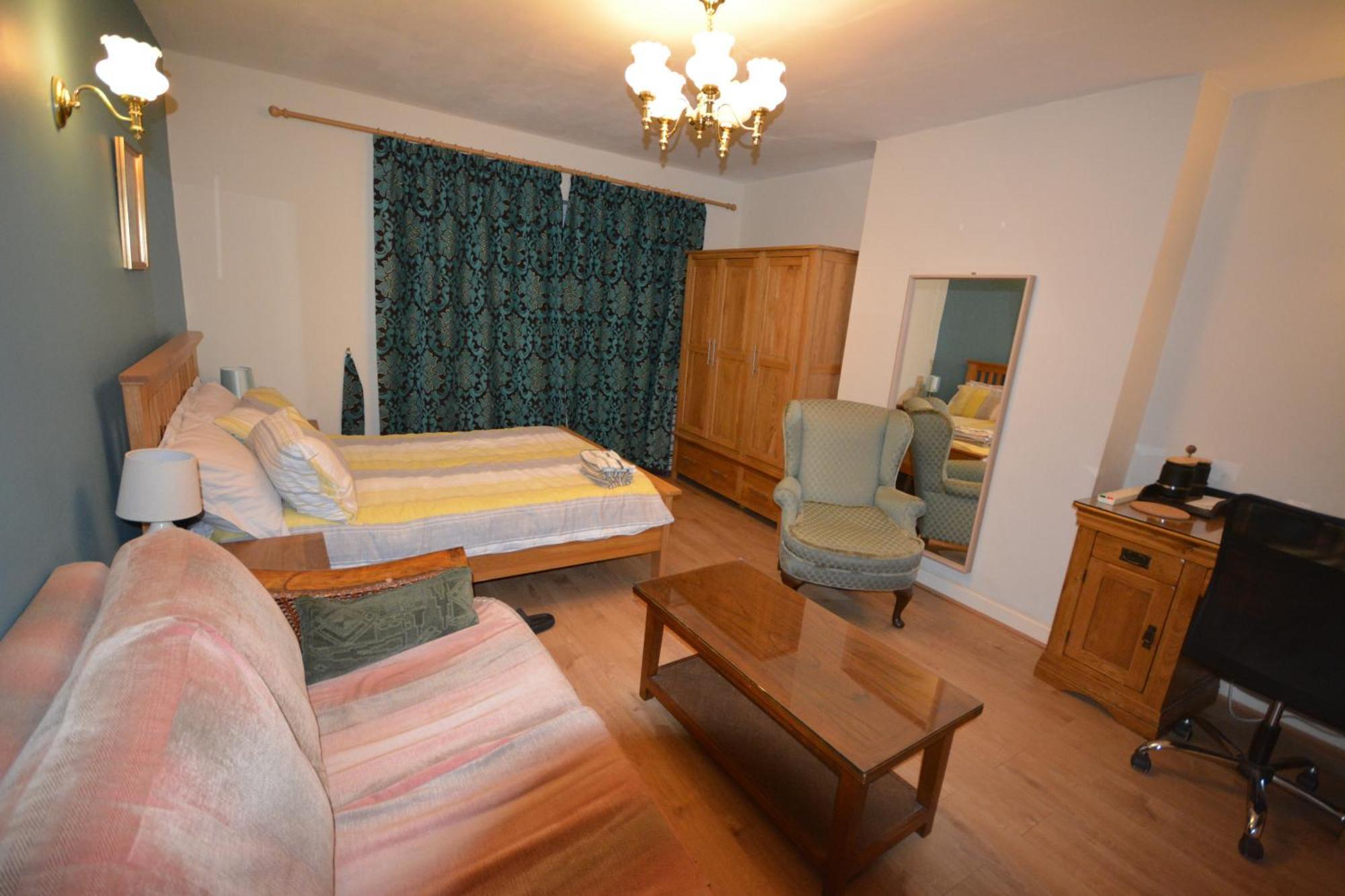 Double Bed With Patio Apartment Oxford Exterior photo