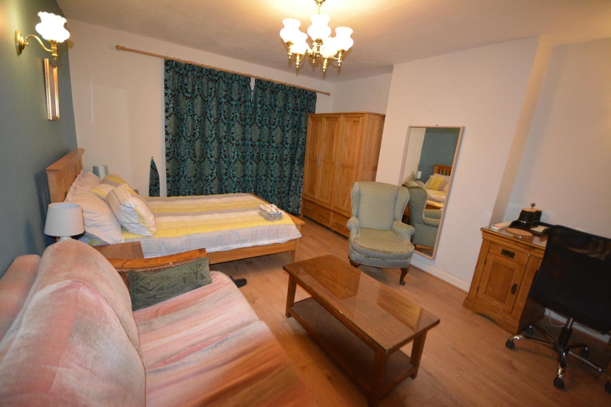 Double Bed With Patio Apartment Oxford Exterior photo