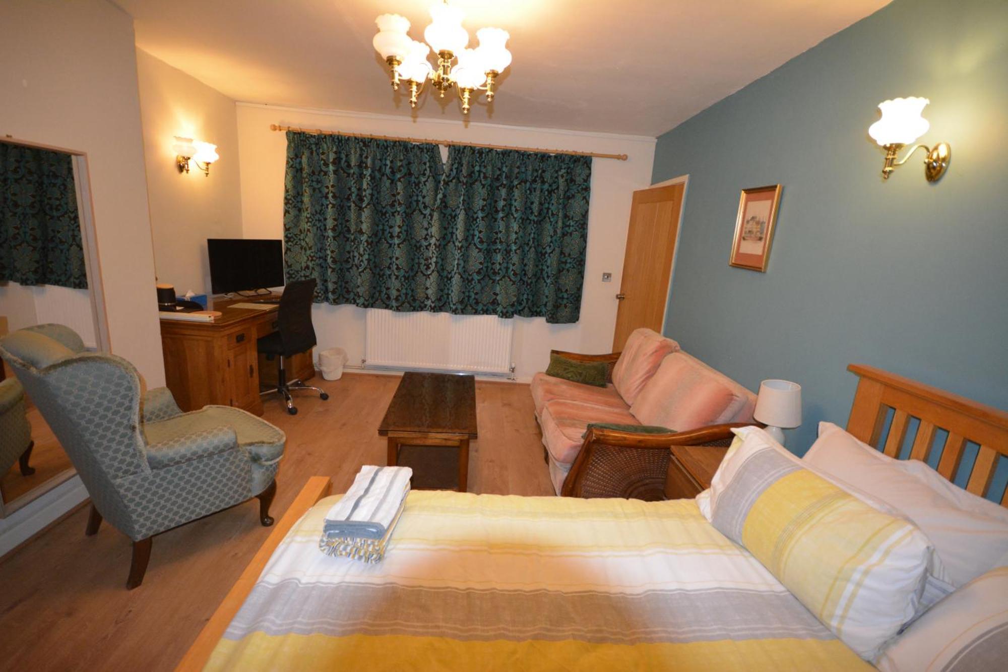 Double Bed With Patio Apartment Oxford Exterior photo